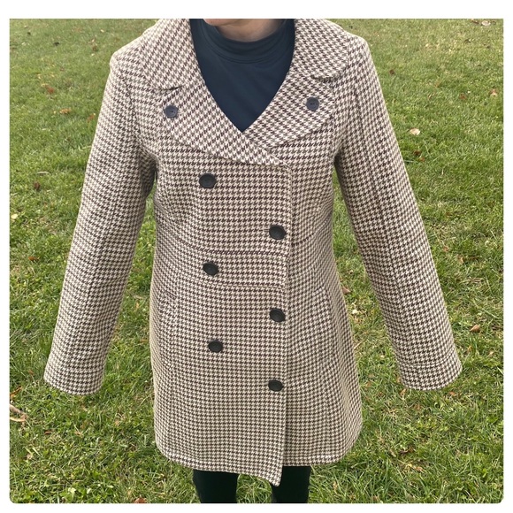 EUC: Like New, worn 3 times, Volcom (L) Beige Houndstooth Double Breasted Coat. - Picture 3 of 5